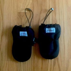 Stonz baby mittens